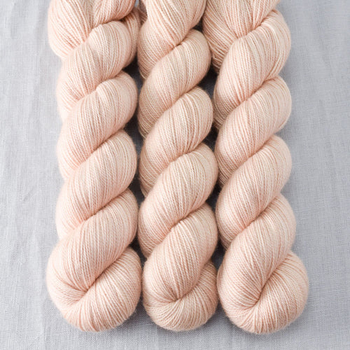 Muslin - Miss Babs Yummy 2-Ply yarn