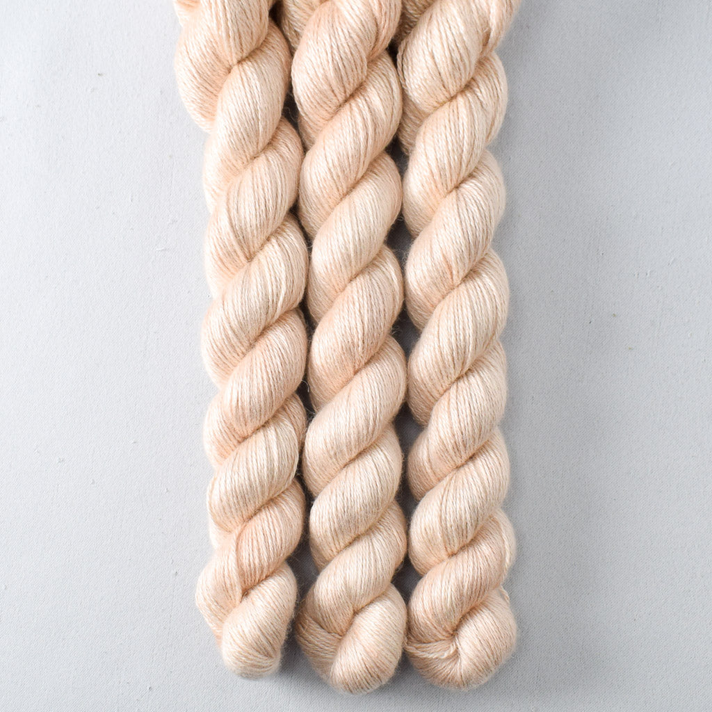 Muslin - Miss Babs Holston 300 yarn
