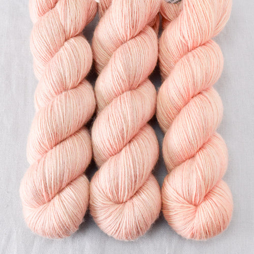 Muslin - Miss Babs Katahdin 437 Yarn