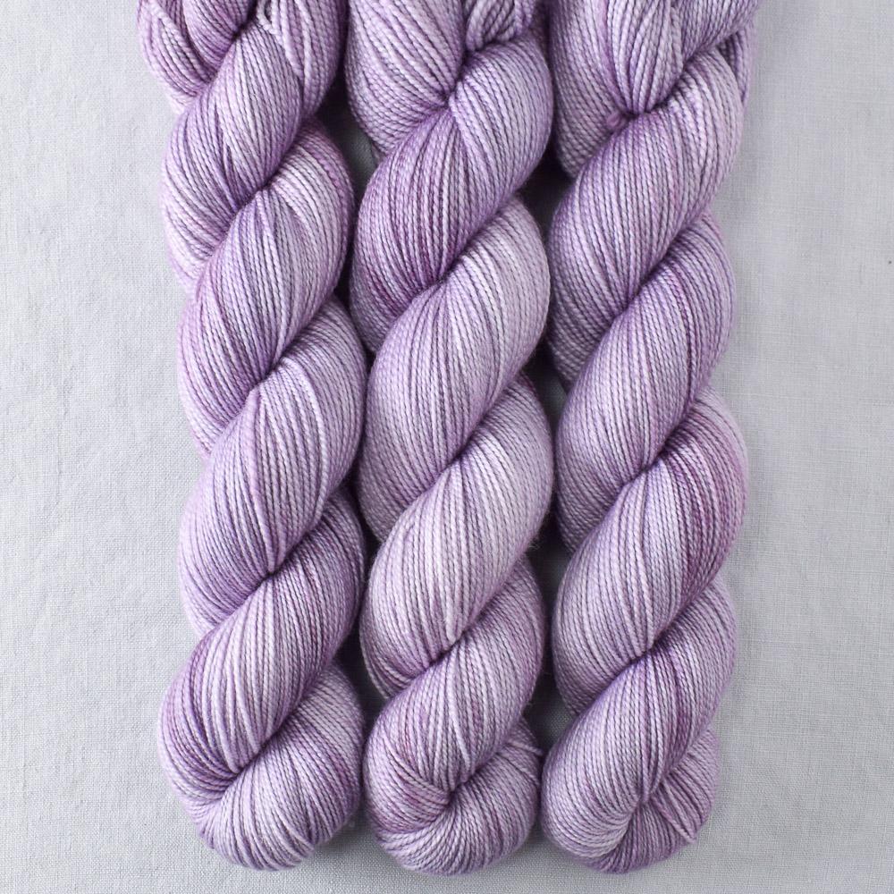 Naslud - Miss Babs Yummy 2-Ply superwash Merino wool yarn