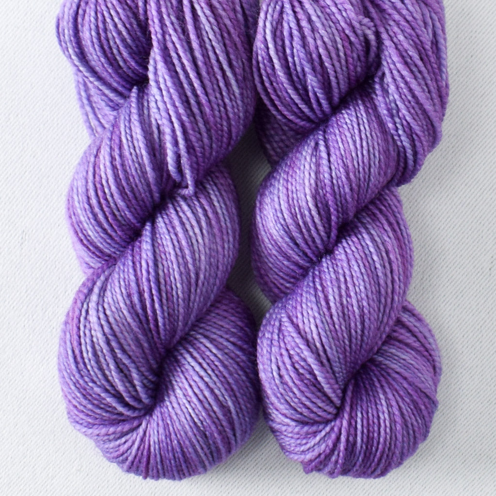 Neige - Miss Babs Yummy 2-Ply Toes superwash Merino wool yarn