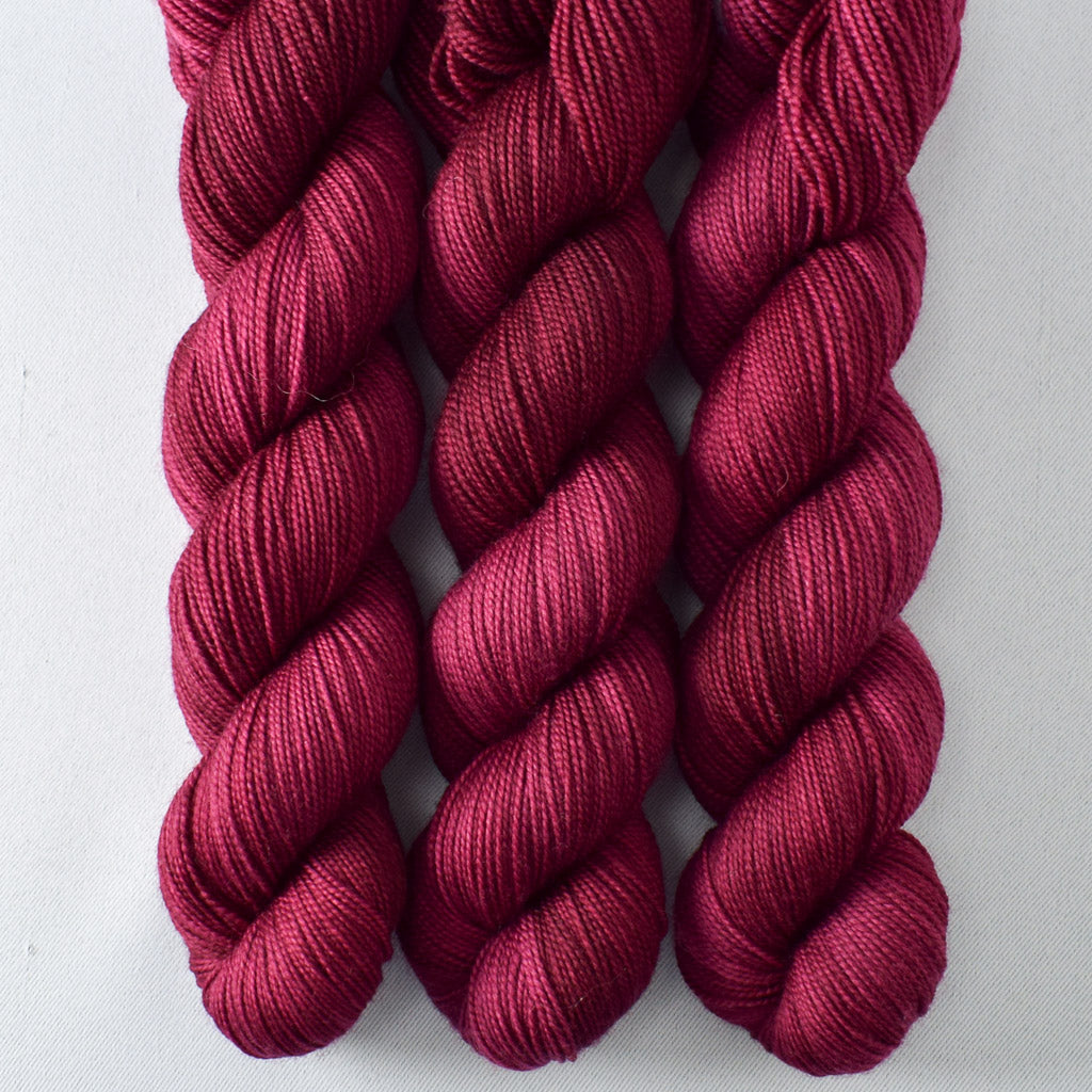 Night Owl Rose - Miss Babs Yummy 2-Ply superwash Merino wool yarn