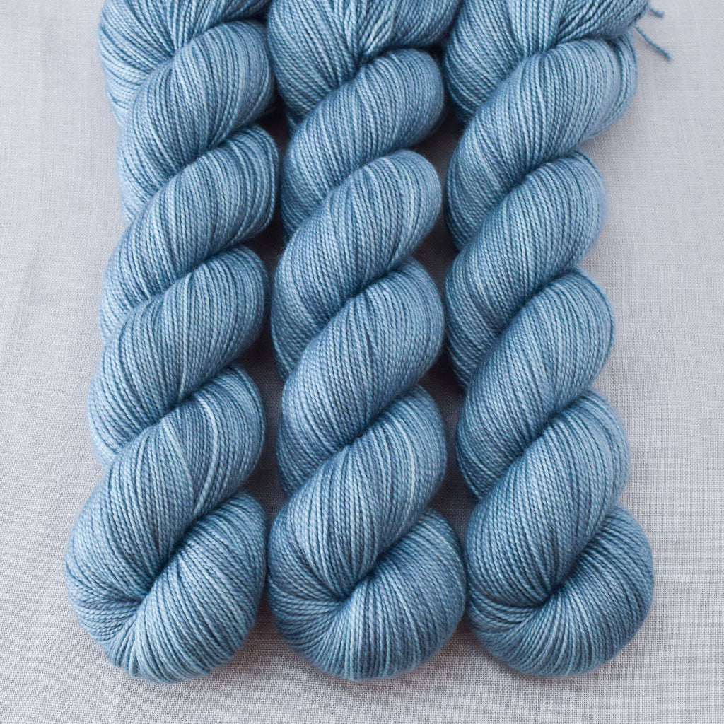 Oberbaum - Miss Babs Yummy 2-Ply superwash Merino wool yarn