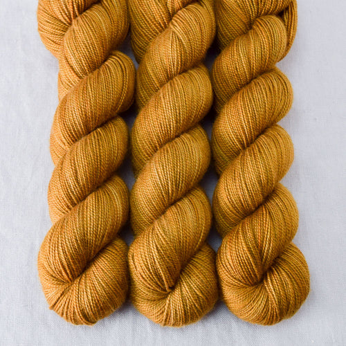Old Gold - Miss Babs Yummy 2-Ply yarn