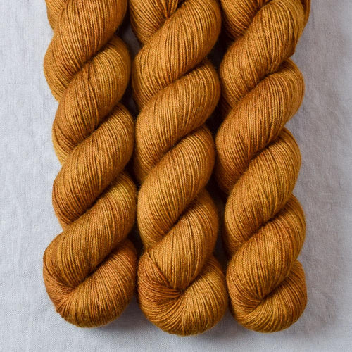 Old Gold - Miss Babs Katahdin 437 yarn