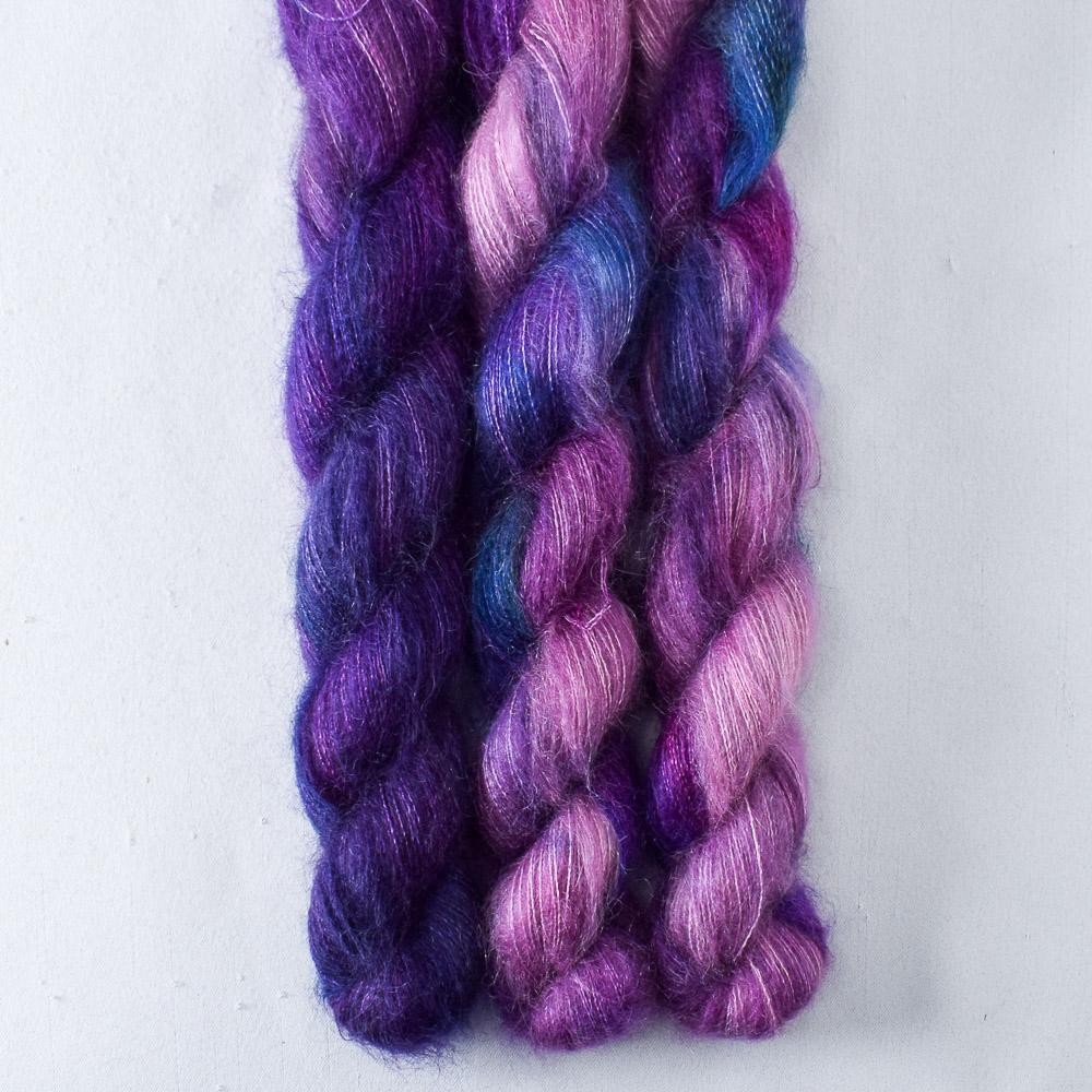 On the Fly - Miss Babs Moonglow yarn