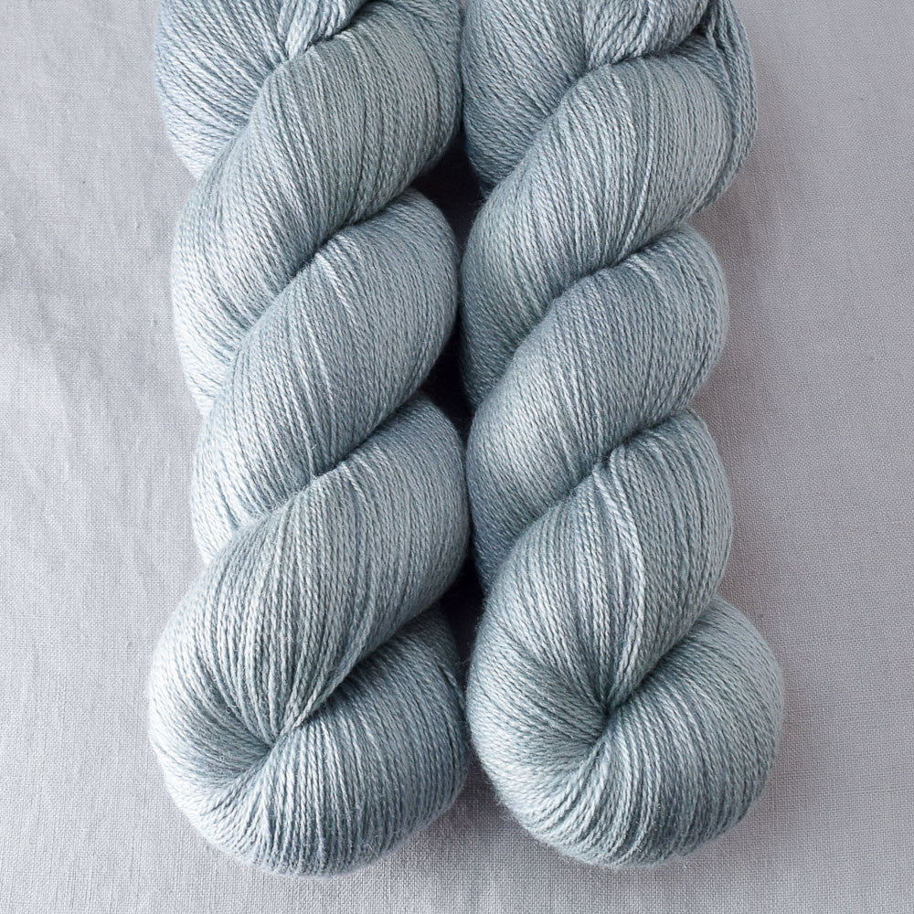 Oregon Mist - Miss Babs Yearning yarn