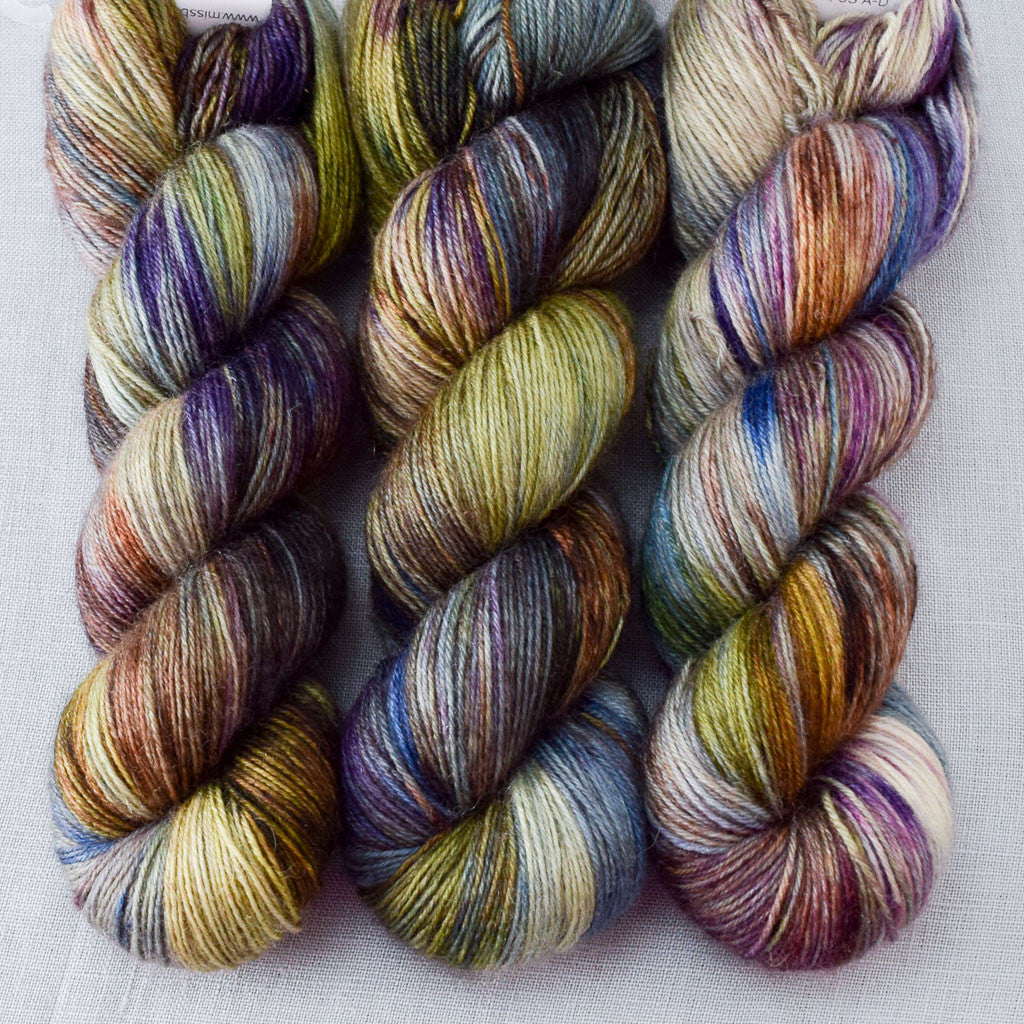 Outstanding - Miss Babs Katahdin 437 superwash BFL wool yarn