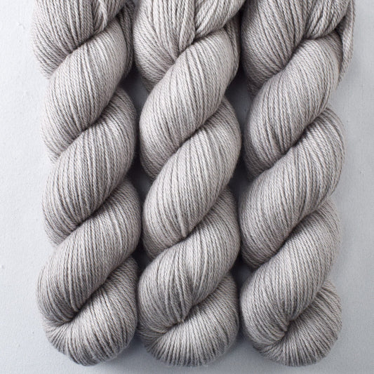 Oyster - Miss Babs Killington 350 yarn