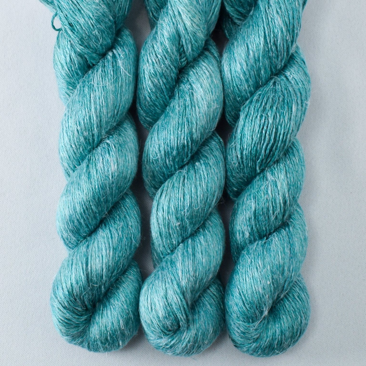 Oz - Miss Babs Damask yarn