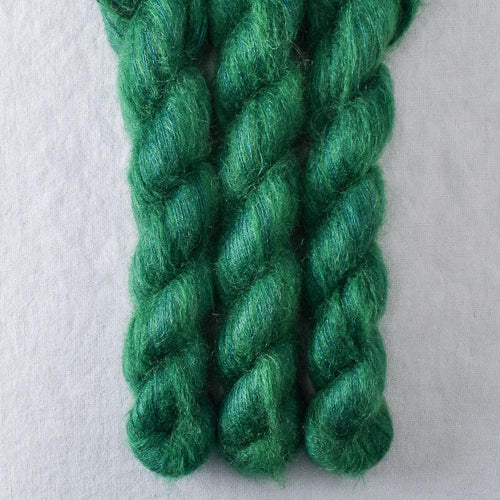 Oz - Miss Babs Moonglow yarn