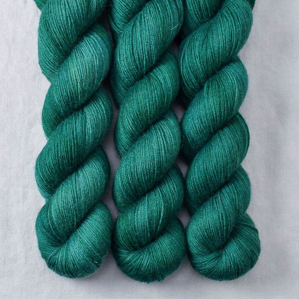 Oz - Miss Babs Katahdin 437 superwash BFL wool yarn