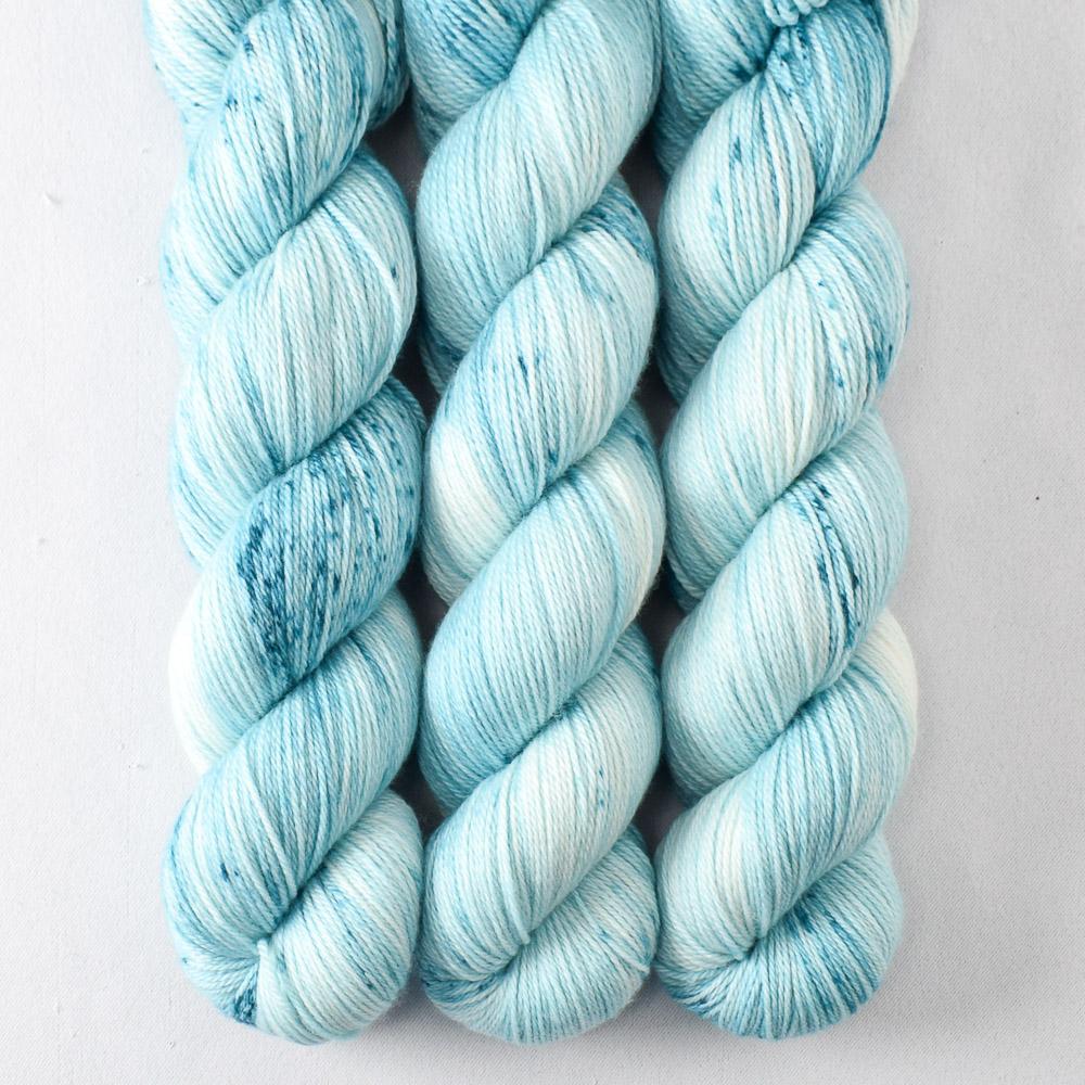 Perfect Wave - Miss Babs Caroline yarn