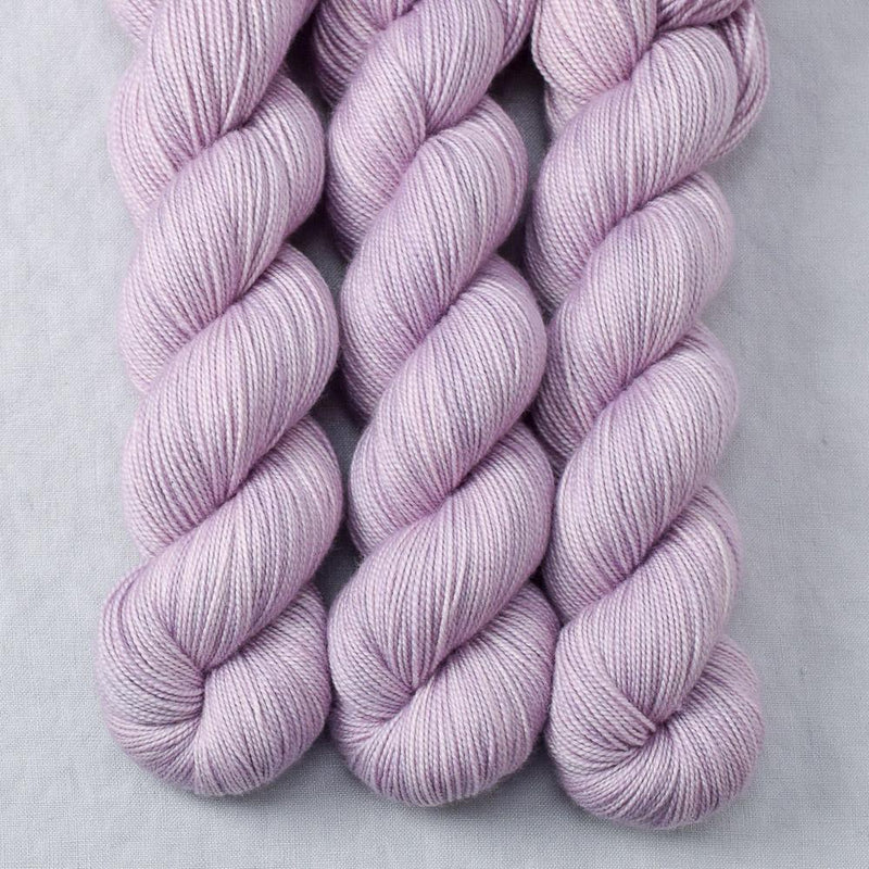 Pleione - Miss Babs Yummy 2-Ply yarn