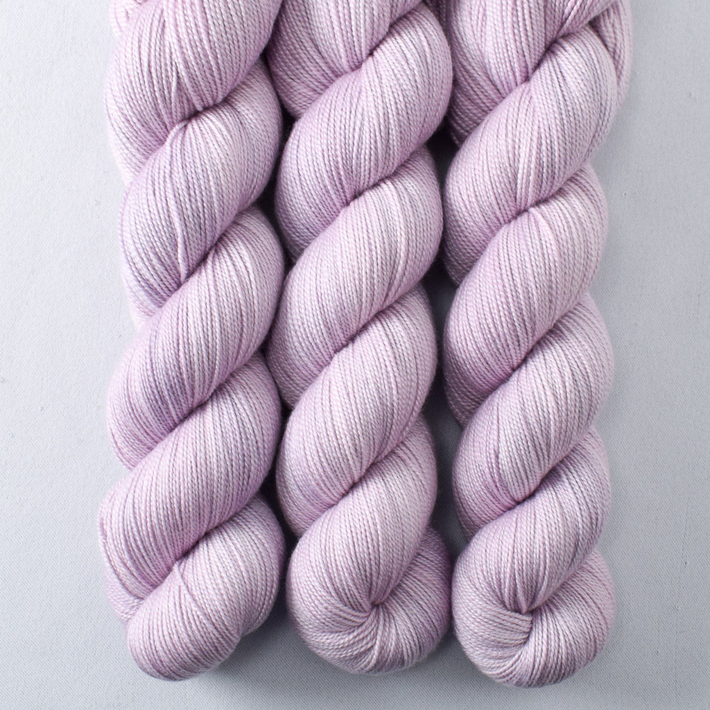 Pleione - Miss Babs Avon yarn