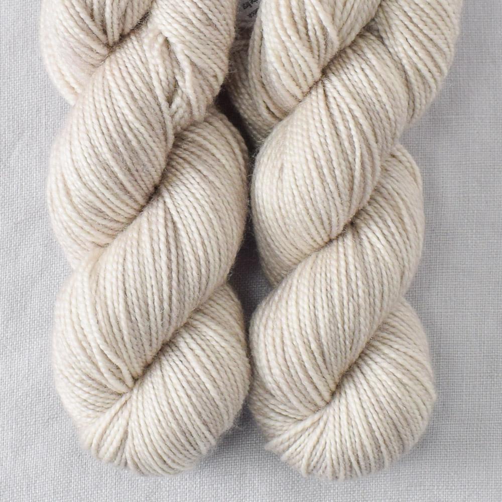 Plover - Miss Babs Yummy 2-Ply Toes superwash Merino wool yarn