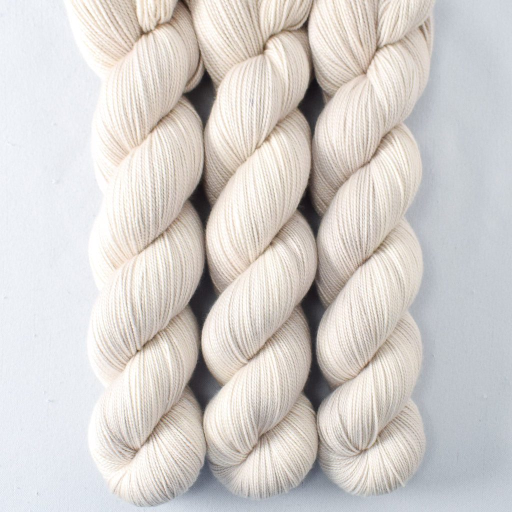 Plover - Miss Babs Avon yarn