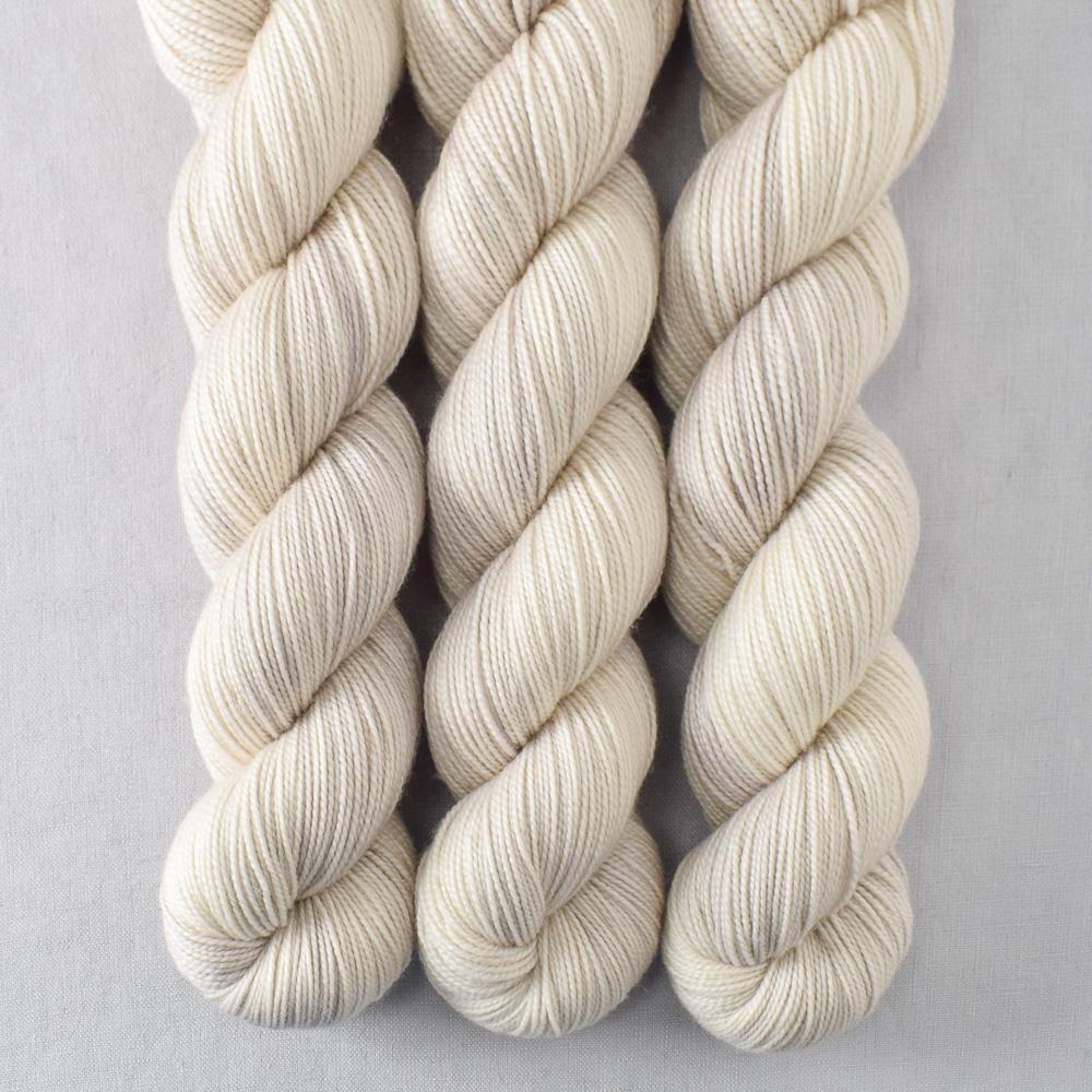 Pogonip - Miss Babs Yummy 2-Ply superwash Merino wool yarn