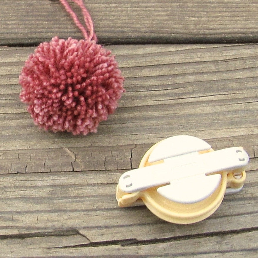 Small Pom-Pom Maker