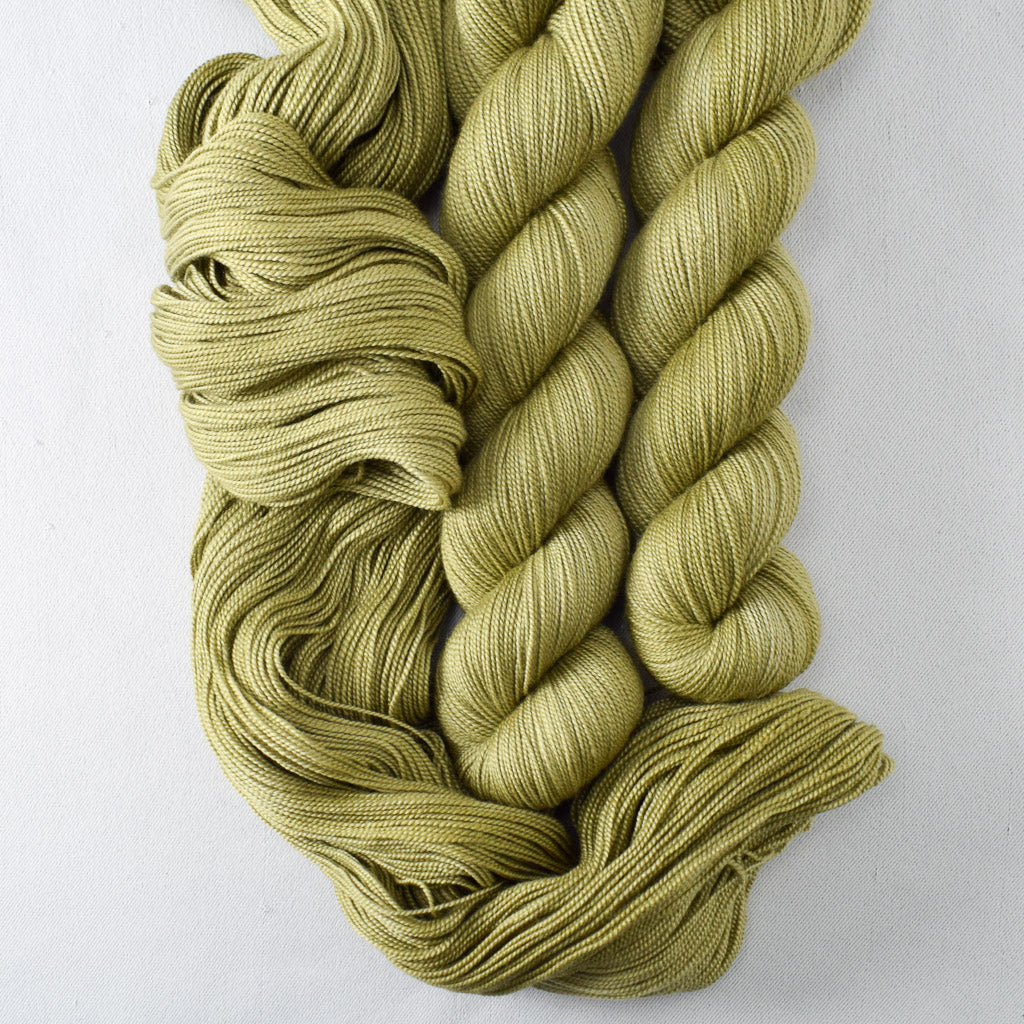 Poplar - Miss Babs Avon yarn