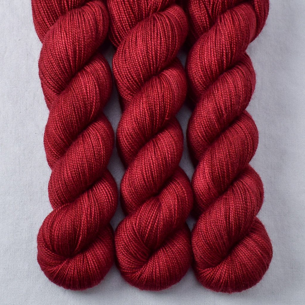 Pyrope - Miss Babs Yummy 2-Ply superwash Merino wool yarn