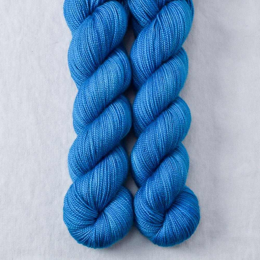 Ringing - Miss Babs Yummy 2-Ply superwash Merino wool yarn