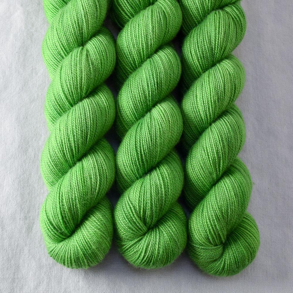 Ringneck - Miss Babs Yummy 2-Ply superwash Merino wool yarn