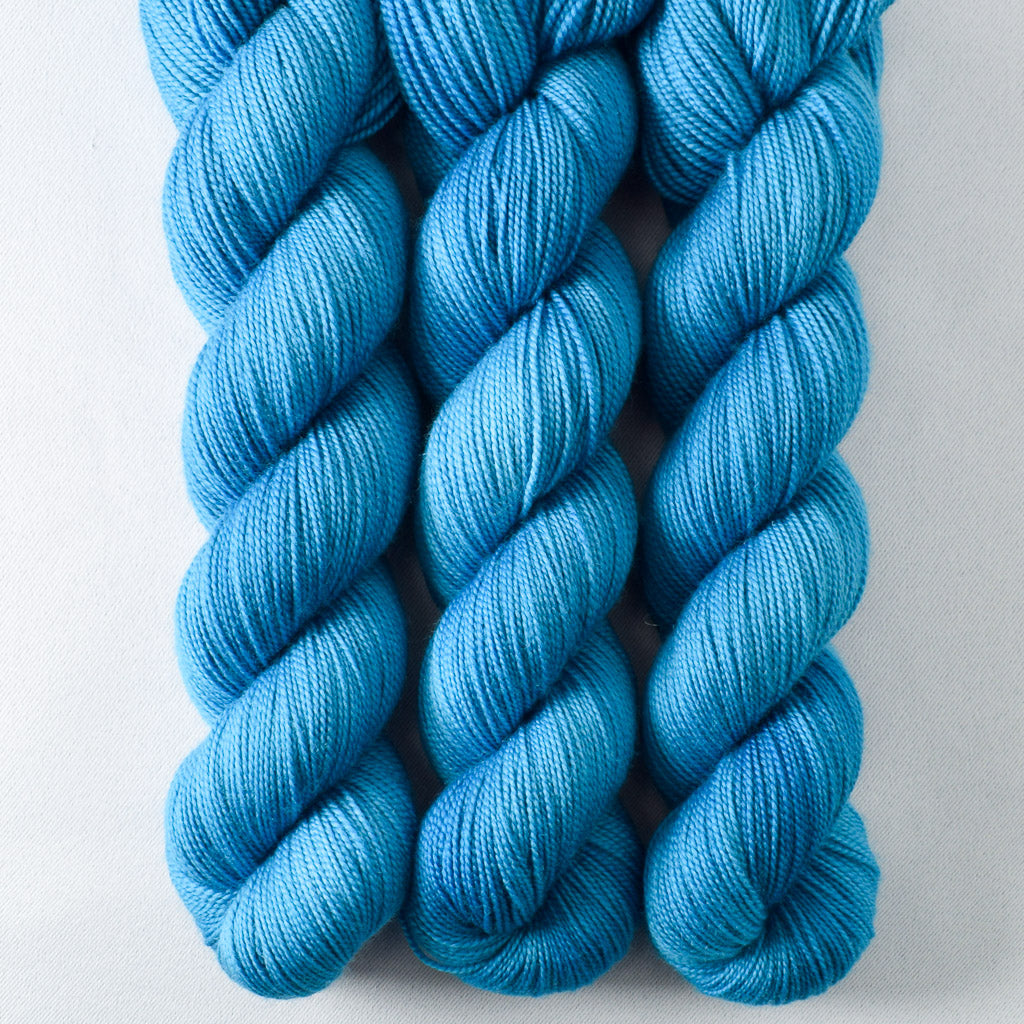 Ripples - Miss Babs Yummy 2-Ply superwash Merino wool yarn