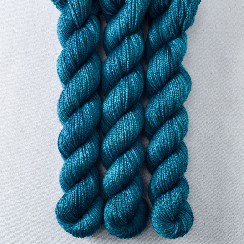 River Dee - Miss Babs Yowza Mini superwash Merino wool yarn