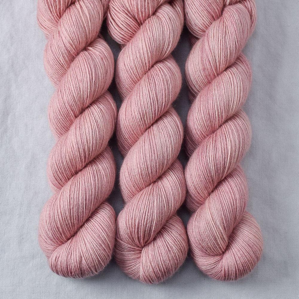 Sharing - Miss Babs Katahdin 437 superwash BFL wool yarn