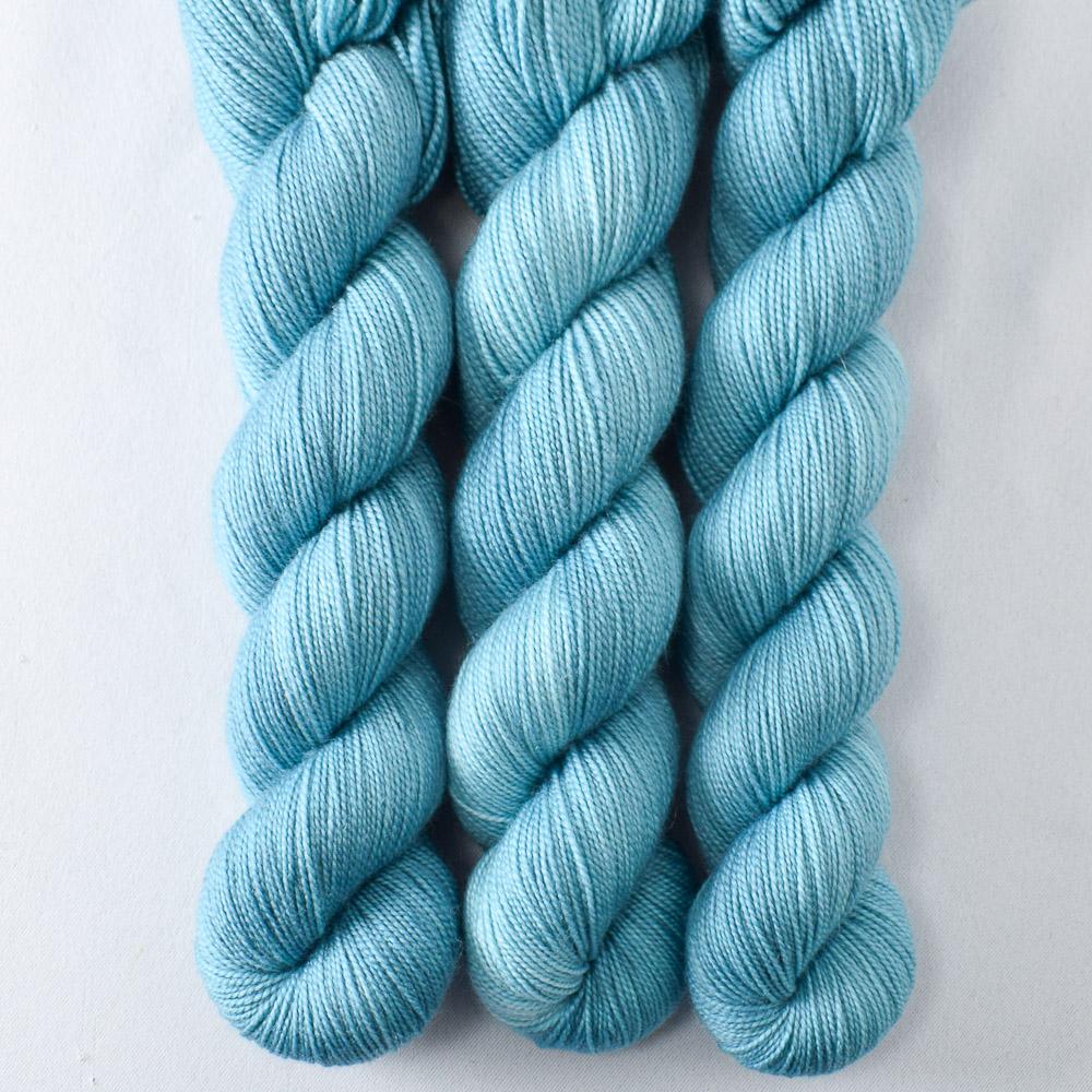 Skat - Miss Babs Yummy 2-Ply superwash Merino wool yarn