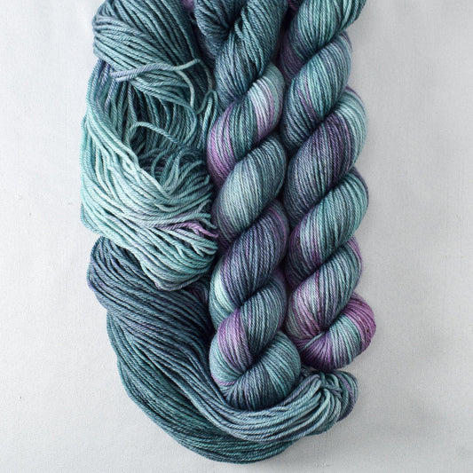 Sugar Skull - Miss Babs Yowza Mini yarn