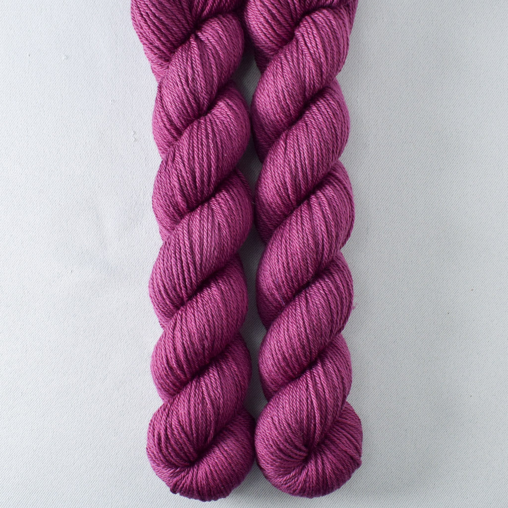 Sunvillea - Miss Babs Yowza Mini superwash Merino wool yarn
