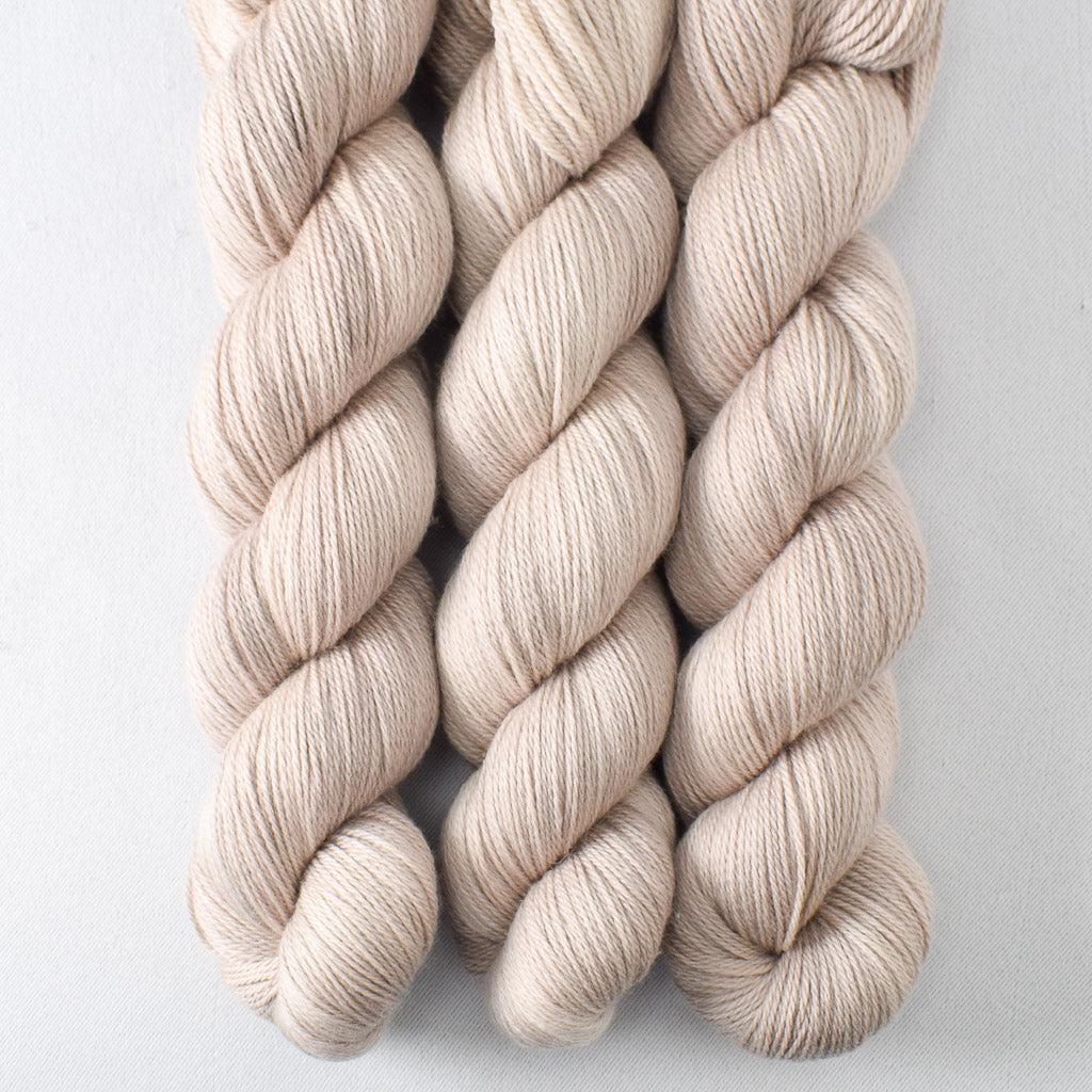 Through Hike - Miss Babs Caroline merino-cashmere-nylon yarn