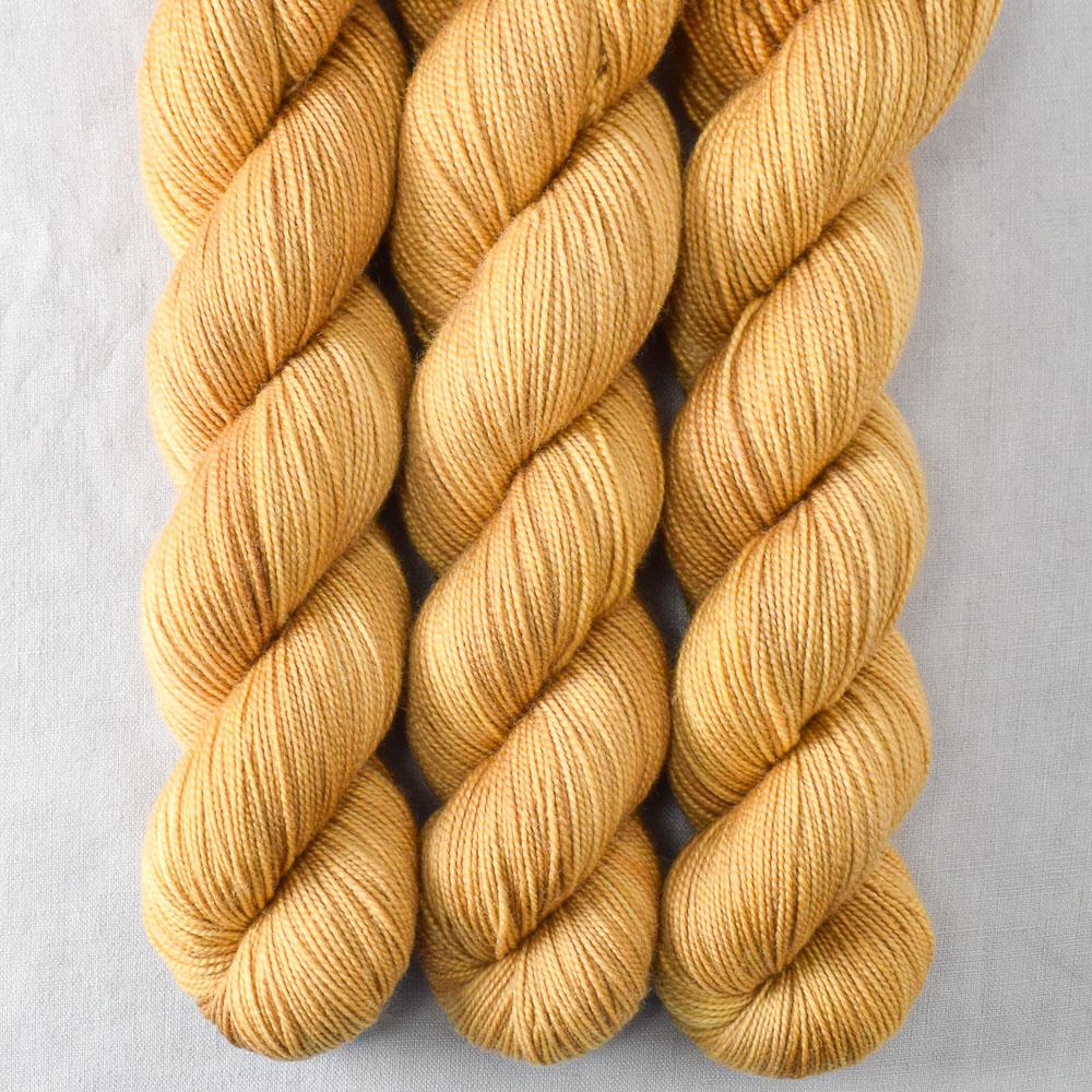 Tisane - Miss Babs Yummy 2-Ply superwash Merino wool yarn