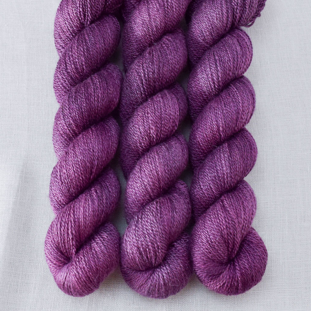Tulipa - Miss Babs Yet yarn