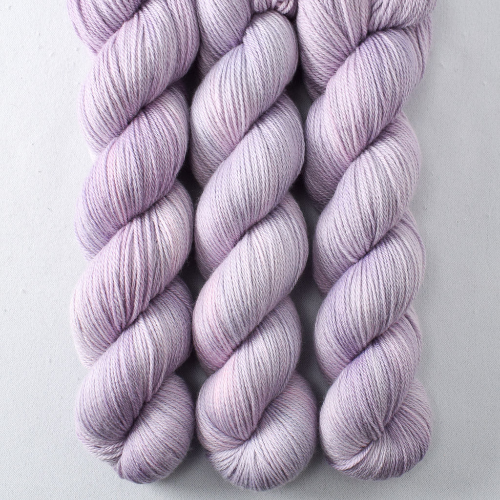 Valiant Grapes - Miss Babs Caroline merino-cashmere-nylon yarn