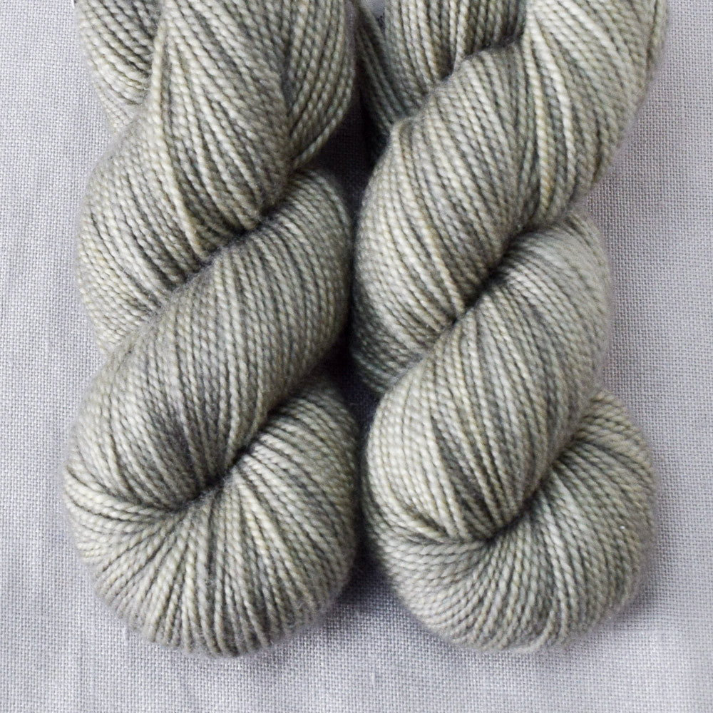 Virtue - Miss Babs Yummy 2-Ply Toes superwash Merino wool yarn