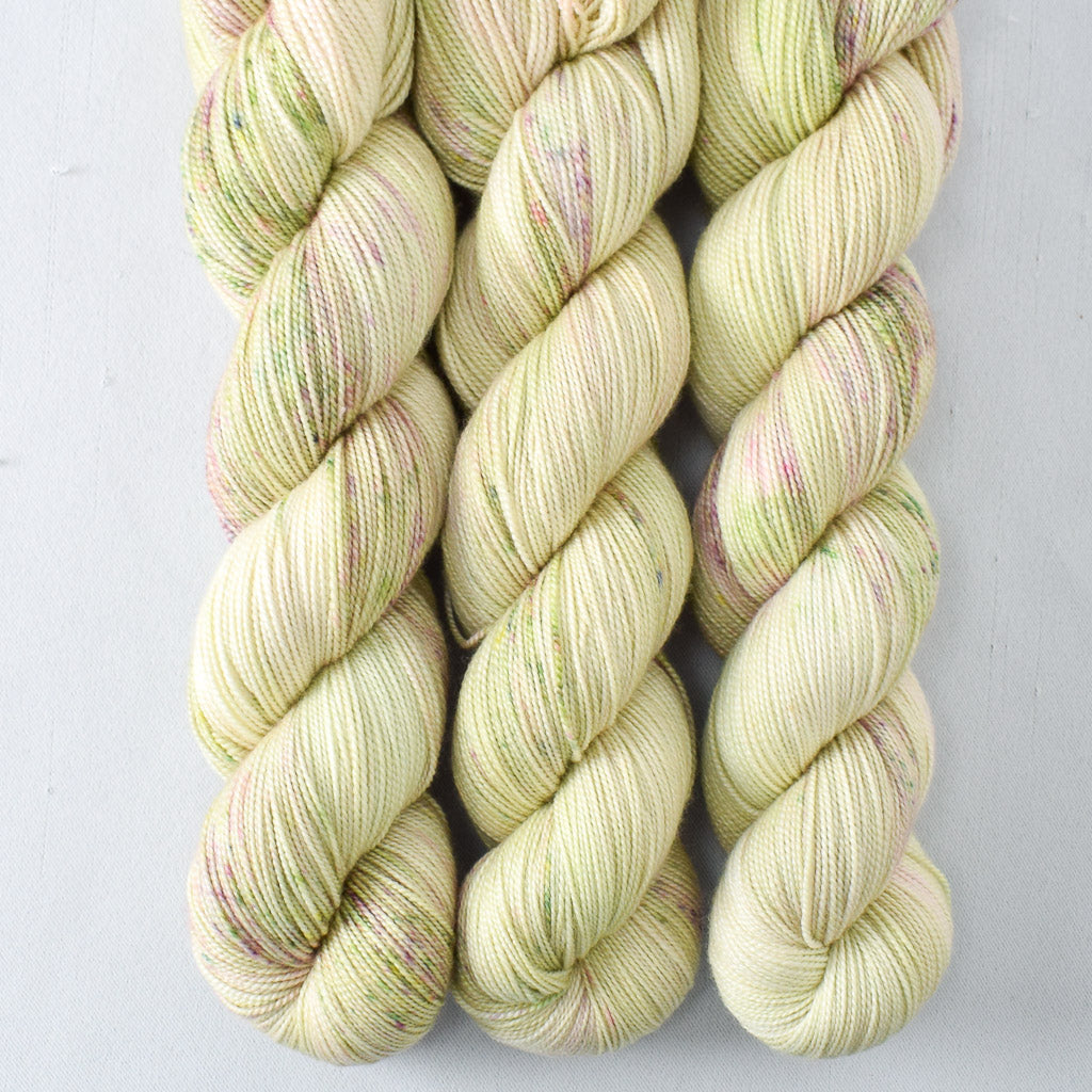 Wandflower - Miss Babs Avon yarn
