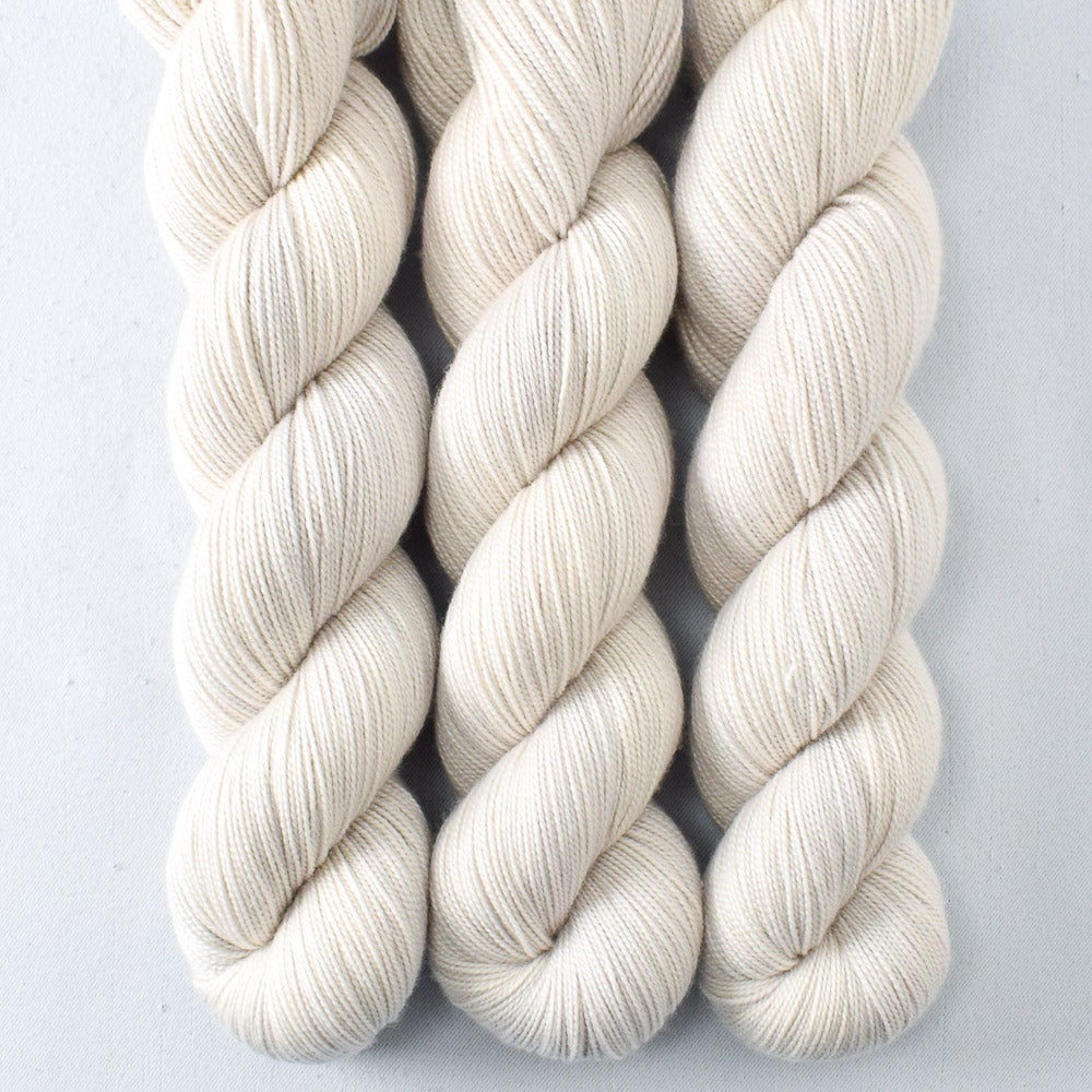 White Peppercorn - Miss Babs Avon yarn