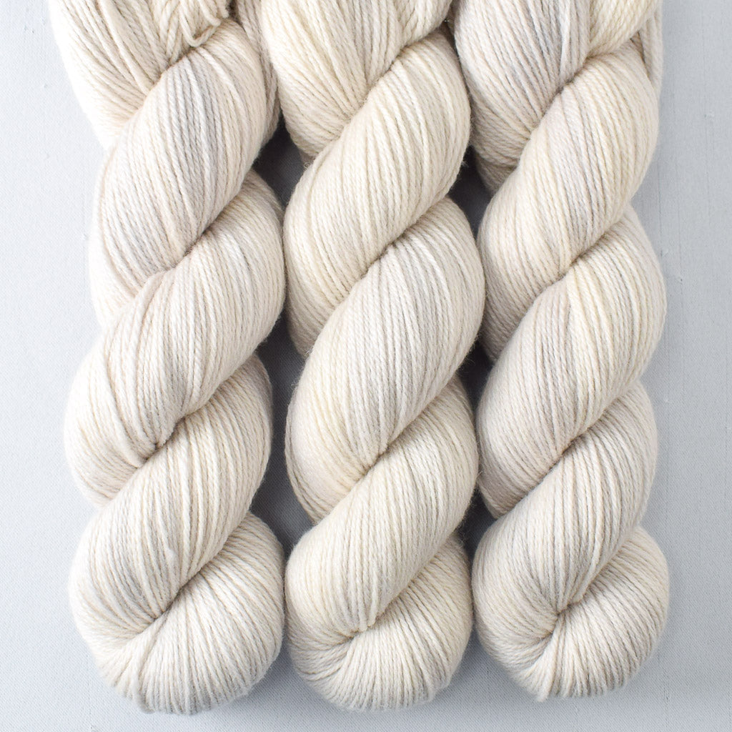 White Peppercorn - Miss Babs Killington 350 yarn