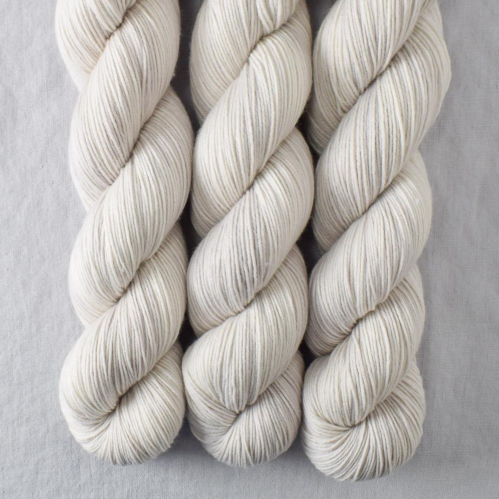 White Peppercorn - Miss Babs Putnam yarn
