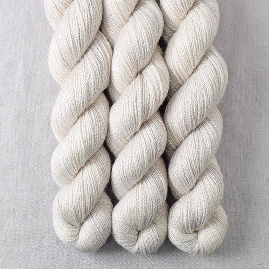 White Peppercorn - Miss Babs Yet yarn