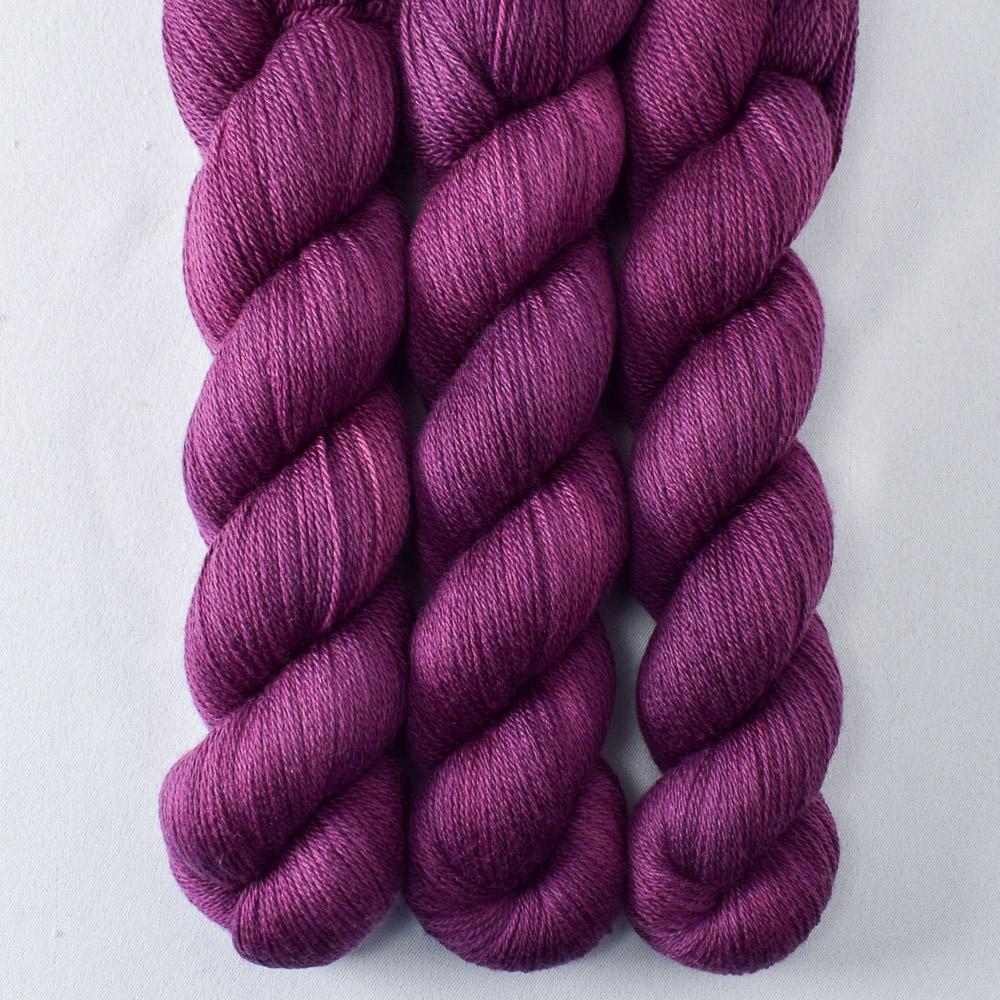 Wolfsbane - Miss Babs Caroline merino-cashmere-nylon yarn
