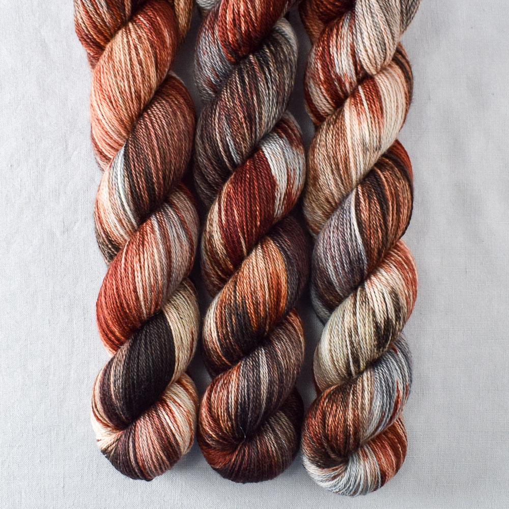 Wolves Den - Miss Babs Caroline merino-cashmere-nylon yarn